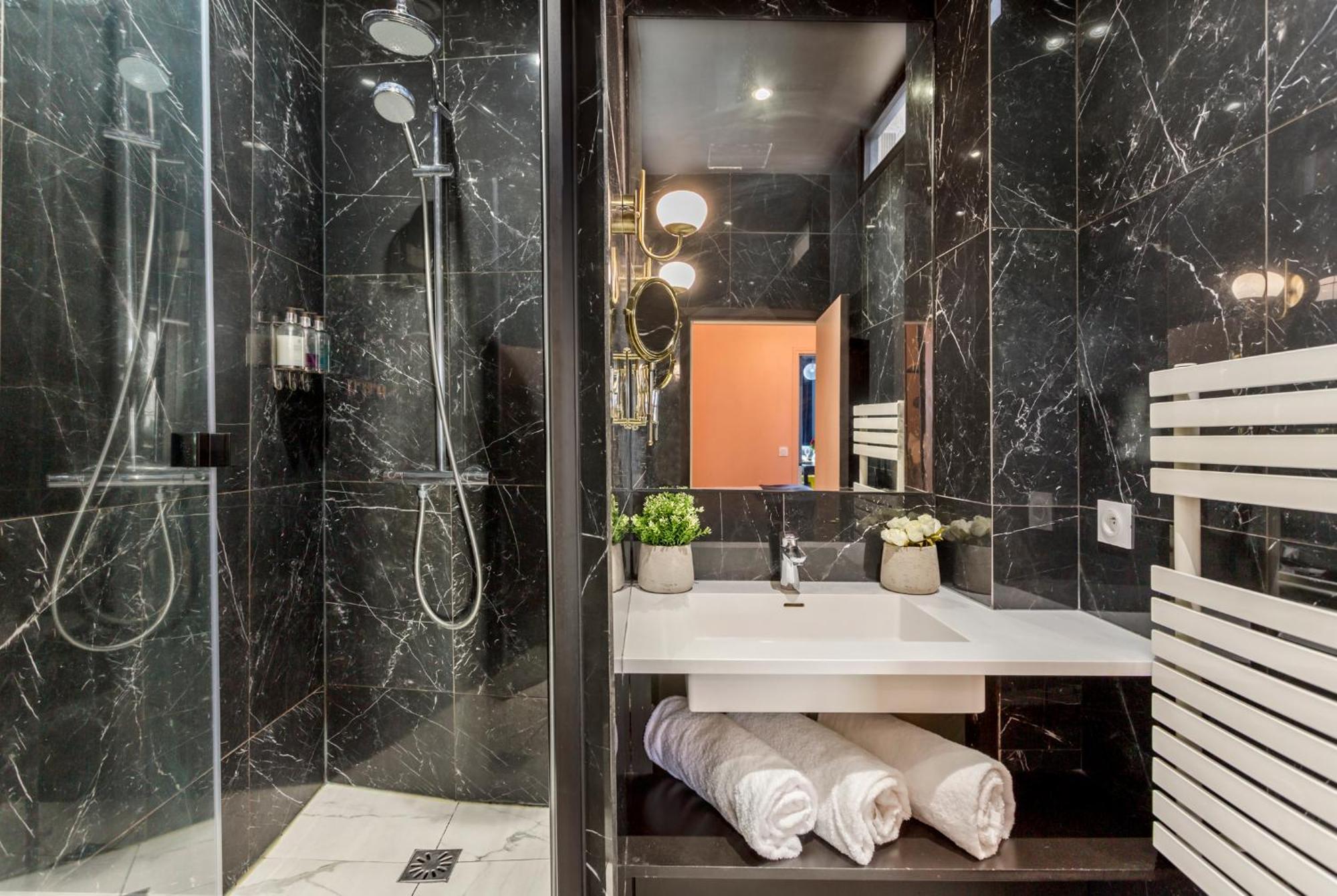 Luxury 3 Bedroom 2 Bathroom Family Loft In Central Paryż Zewnętrze zdjęcie